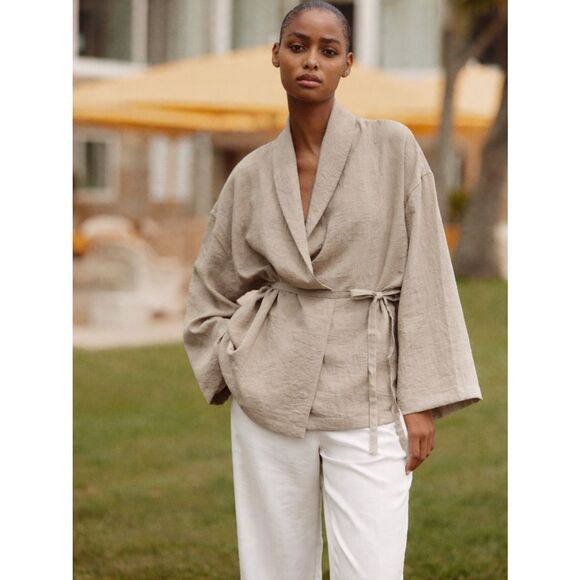 Zara Jackets & Blazers - ZARA BELTED TEXTURED KIMONO
DARK BEIGE